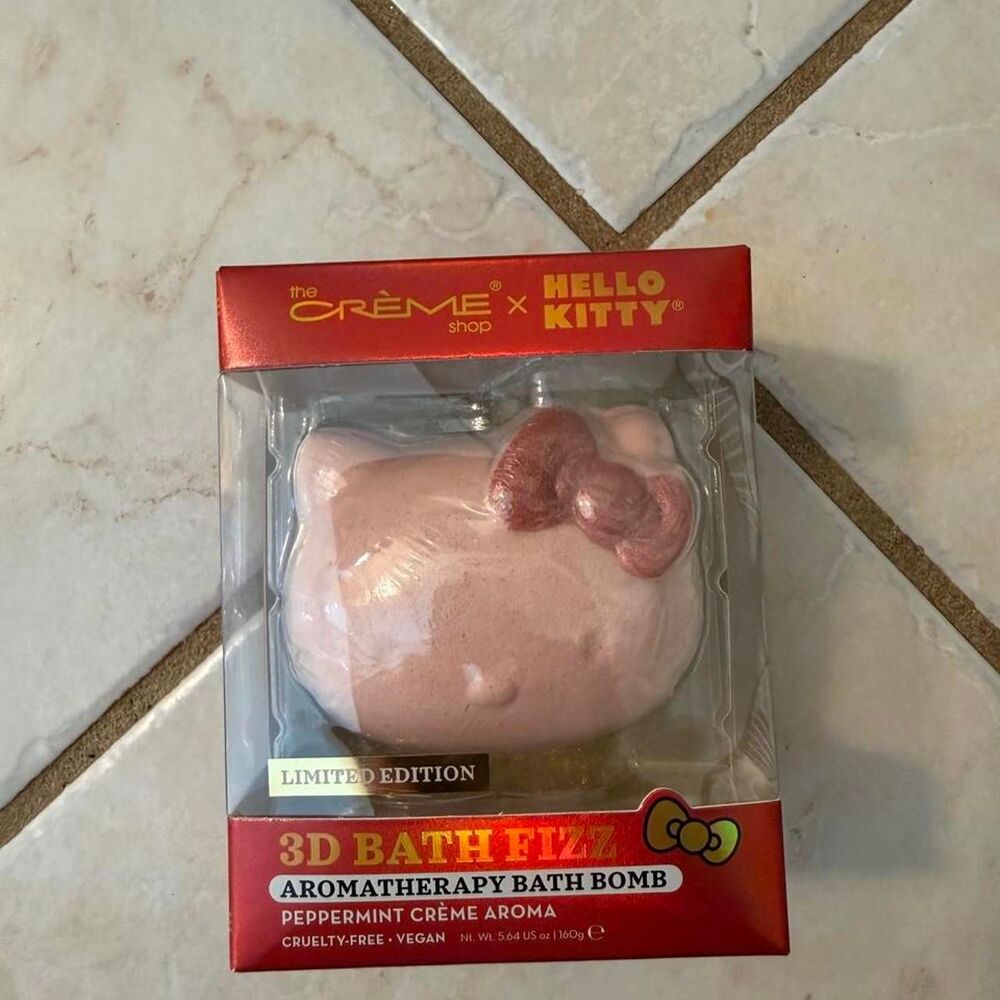 The-creme-shop Hello Kitty Peppermint Cream hydration bath bomb